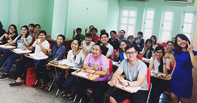 Pre1349 - Hồi tưởng về ngày đầu tiên đi học ở Ms Hoa TOEIC, em tưởng mình sẽ gặp một giáo viên nghiêm nghiêm ít nói (tiến sĩ gây mê)...
